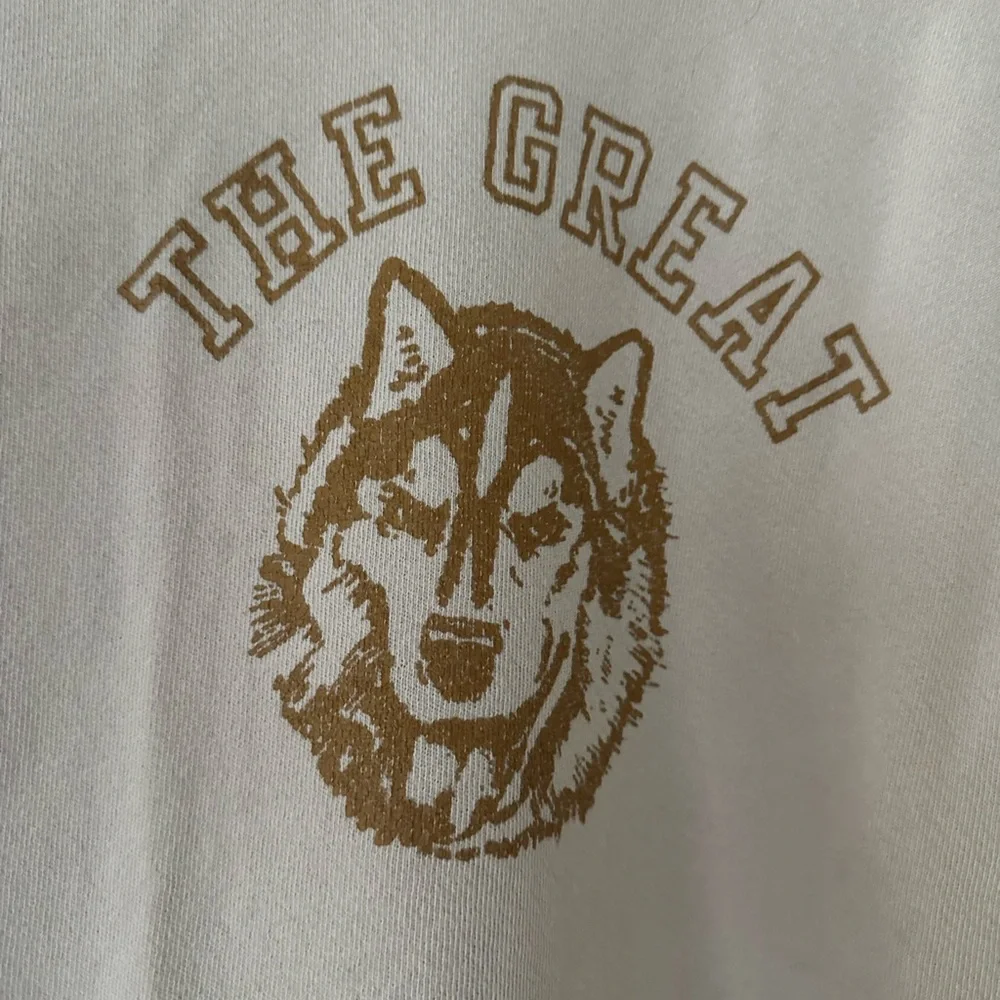 The GREAT College Sweatshirt. Lavender with contrast stitching. Wolf graphic. - Picture 2 of 5